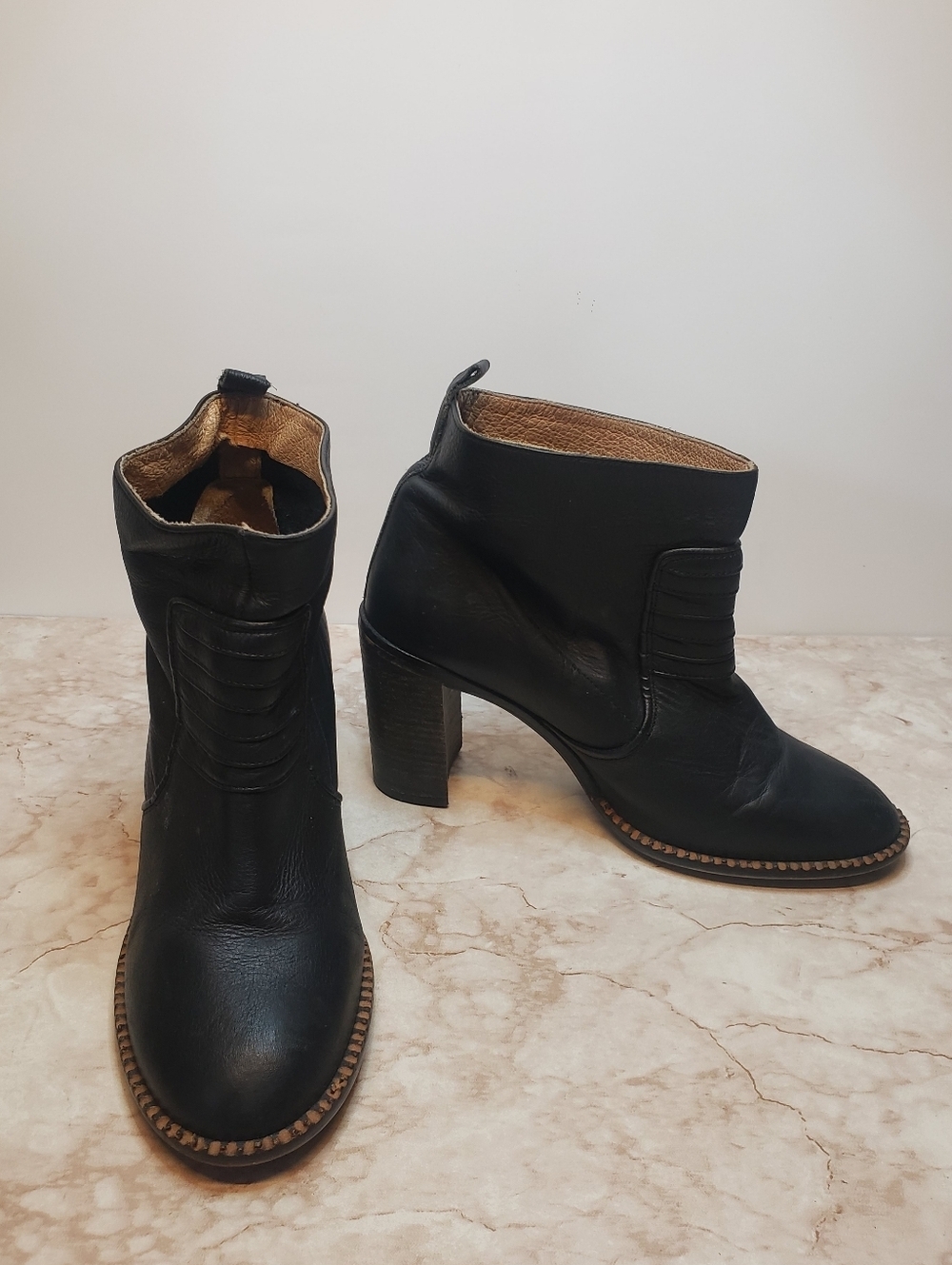 Free People Women’s Black Leather Ankle Booties with Block Heel Size 40
